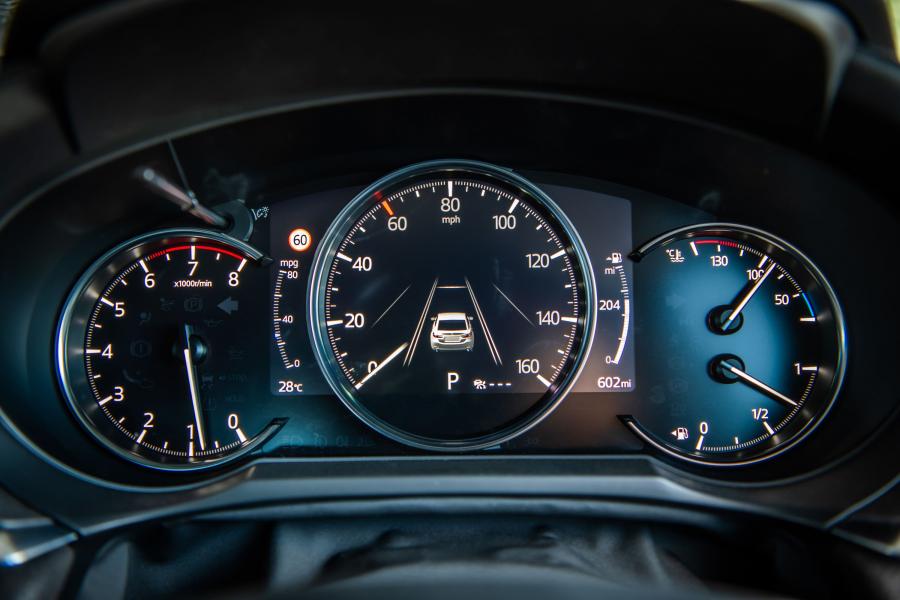 Панель приборов Mazda6 (GJ) 2018 года  (UK) (фото 37 из 46)